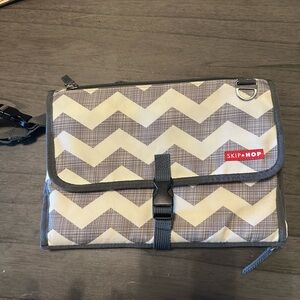 Skip hop Chevron changing mat